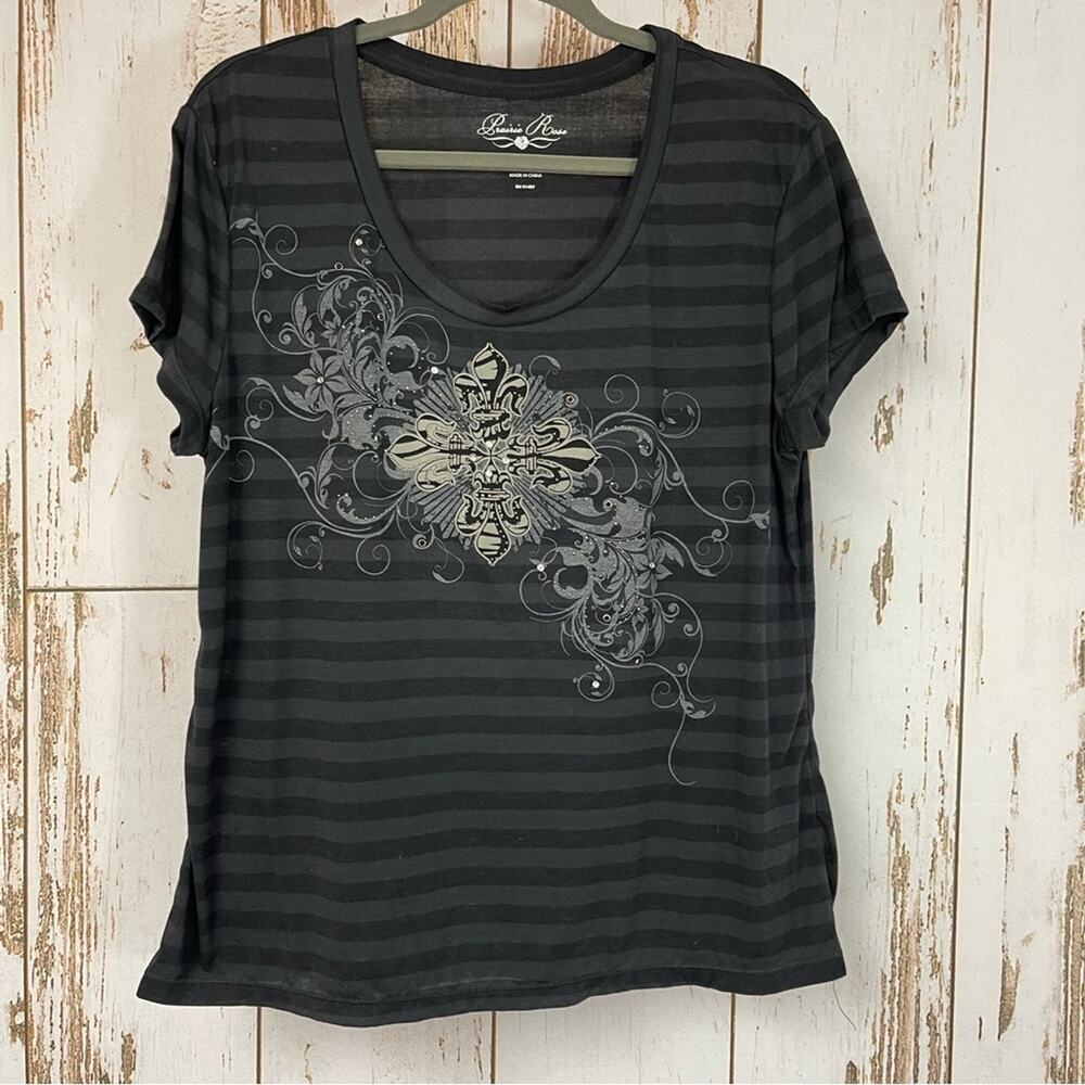 Prairie Rose, Striped Floral T-Shirt. Size 1XL. In good used condition!